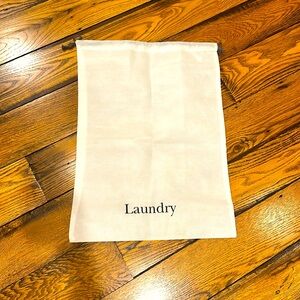 NEW😎WHITE FOLDABLE LAUNDRY BAG WITH DRAWSTRING APPROXIMATELY 15 x 21 INCHES